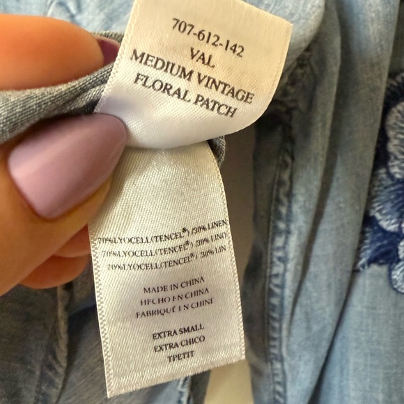 RAILS Val Floral Patch Embroidered Blue Denim Button-Down Tie-Front Blouse- XS - Picture 11 of 11